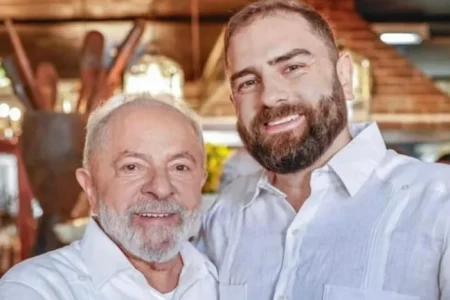Vaza print que mostra filho de Lula xingando Janja