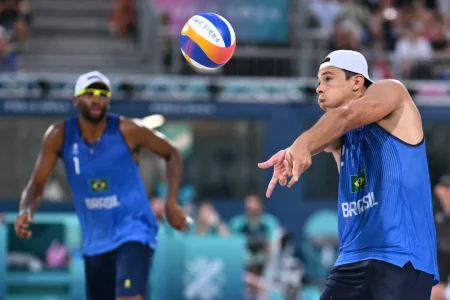 Olimpíadas 2024: dupla brasileira vence o canadá no vôlei de praia