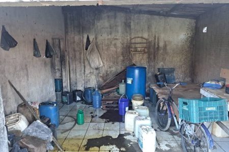 PM apreende mais de 400 litros de combustível de comércio ilegal em Itabuna