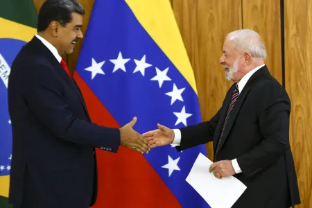 Lula defende soberania da Venezuela e de Cuba e critica intervenção dos EUA