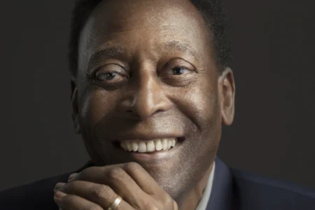Lula sanciona lei que cria o Dia do Rei Pelé