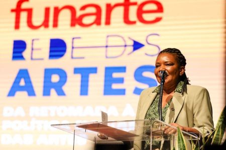 Ministra Margareth Menezes critica justificativa de jurada e defende Unidos de Padre Miguel Ministra Margareth Menezes critica justificativa de jurada e defende Unidos de Padre Miguel