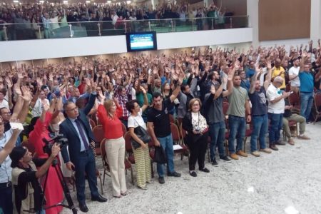 Agentes da polícias Civil e Técnica aprovam paralisação das operações na Bahia