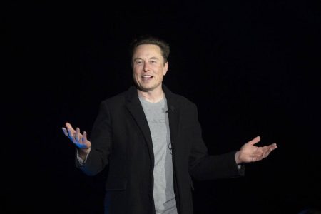 Elon Musk se torna o primeiro trilionário do mundo após salto da SpaceX