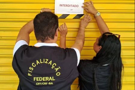 Farmácias são interditadas em Ilhéus por vender remédios vencidos