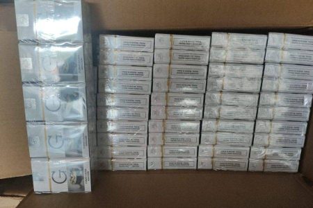 PM apreende carga irregular de cigarro avaliada em R$ 2 milhões