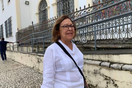 Lídice da Mata repudia agressão a repórter durante cobertura ao vivo em Salvador Lídice da Mata repudia agressão a repórter durante cobertura ao vivo em Salvador