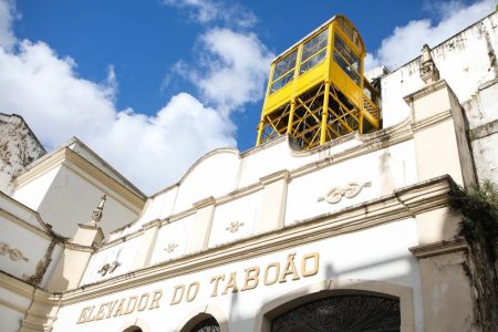 Elevador do Taboão transporta quase mil usuários por dia