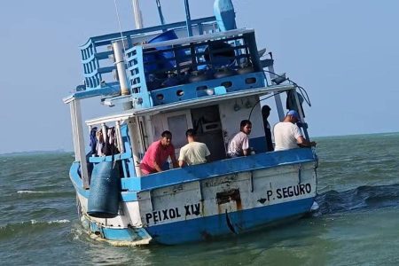 Travessia Salvador–Mar Grande registra manhã tranquila neste domingo (21)