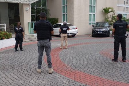 Moradores de condomínio na Pituba são alvos da Polícia Civil