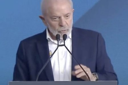Lula pede minuto de silêncio por vítimas do acidente em Vinhedo