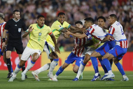 Eliminatórias: Brasil joga mal e perde para o Paraguai por 1 a 0 Eliminatórias: Brasil joga mal e perde para o Paraguai por 1 a 0