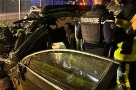 Acidente de carro deixa quatro brasileiros mortos na França; entenda