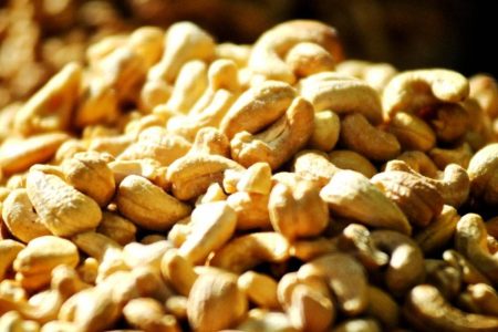 Bahia lidera produção de castanhas de caju por extração vegetal no país