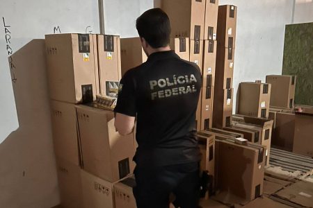 PF realiza operações contra contrabando de cigarros em Salvador e Feira