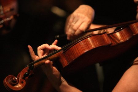 Teatro Castro Alves abre inscrições para última edição de 2024 dos cursos de iniciação à música