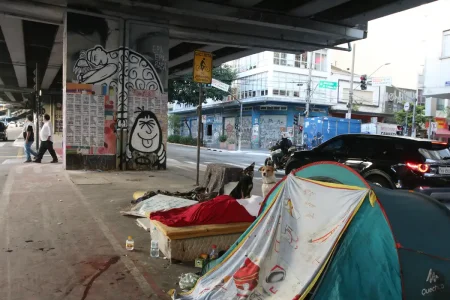 Censo 2022 revela que 196,2 mil pessoas vivem em domicílios improvisados