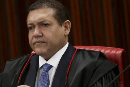 Nunes Marques pede parecer da AGU e PGR sobre suspensão do X