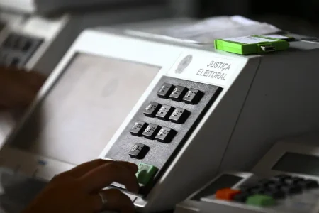 Pesquisa aponta aumento de 74% de eleitores idosos nos últimos 16 anos