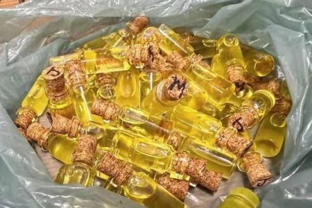 Polícia desmantela quadrilha que vendia lubrificante à base de Cannabis