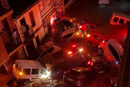 Enchente catastrófica deixa 72 mortos em Valência, na Espanha