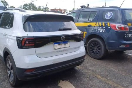 Homem é preso com veículo roubado durante fiscalização na BR-324