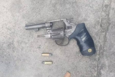 Pai e filho são presos por tentativa de roubo a banco em Salvador