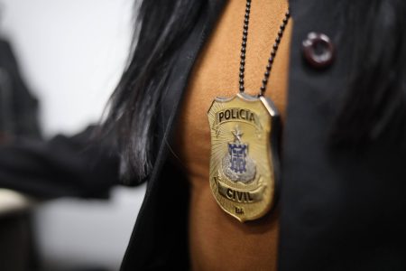 Celular de R$ 8 mil é recuperado e lojistas de iPhones são indiciados por receptação em Vitória da Conquista