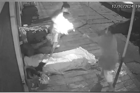 Homem é flagrado tentando atear fogo em pessoas em situação de rua