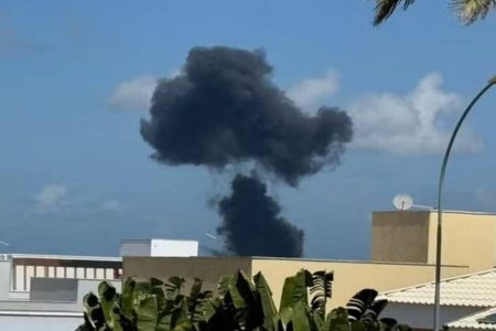 Caça da Força Aérea Brasileira cai na Grande Natal; veja vídeo