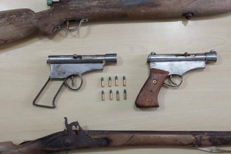 PM apreende armas na zona rural de Casa Nova