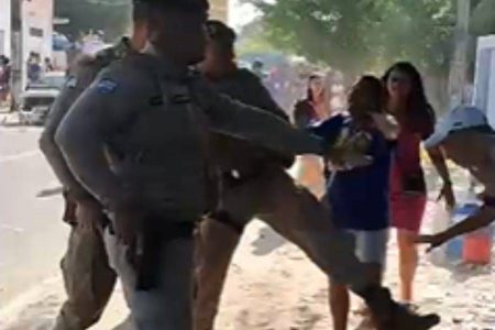 Vídeo mostra ação truculenta da PM em Camaçari