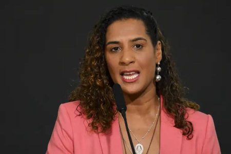 ‘Me culpei muito pela falta de reação’, diz Anielle Franco sobre assédio sexual de ex-ministro ‘Me culpei muito pela falta de reação’, diz Anielle Franco sobre assédio sexual de ex-ministro