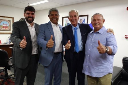 Prefeito de Andaraí anuncia a Jerônimo candidatura à presidência da UPB