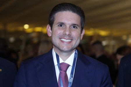 Presidente da Câmara anuncia votação de urgência para projetos contra fraudes no INSS