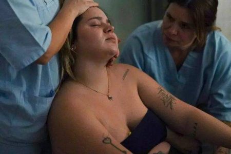 Influenciadora Viih Tube passa por transfusão de sangue após o nascimento do filho caçula