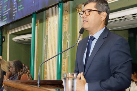 Câmara de Salvador aprova projeto de Tinoco contra o uso de drogas nas escolas