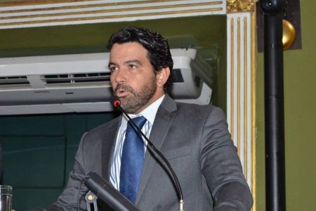 “O Papai Noel foi agredido”, detalha edil sobre fim da Caravana de Natal da Coca-Cola no subúrbio