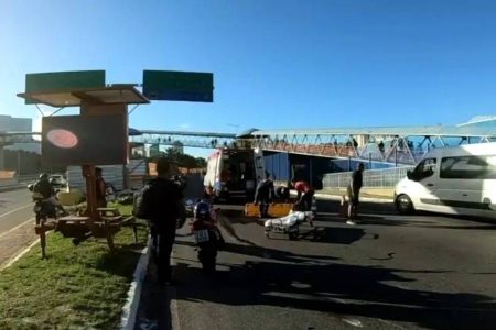 Colisão entre motos causa congestionamento no Acesso Norte