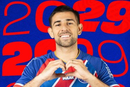 Bahia assina contrato com Acevedo até 2029
