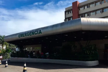 Criança é atingida por bala perdida na Rua da Mouraria na tarde desta quinta-feira (19)