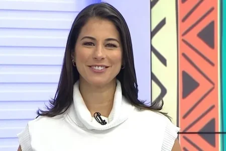 Jéssica Senra se pronuncia ao vivo no Bahia Meio Dia sobre sua saída do telejornal