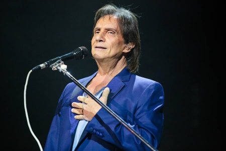 Roberto Carlos é atração confirmada no Festival Virada Salvador 2026