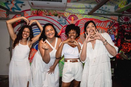 Clube Dazminina promove apresentações de humor gratuitas em Salvador