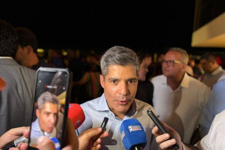 Neto nega distanciamento com Elmar: “Vejo mais que minha esposa”