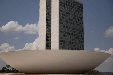 Câmara abre créditos para ações de saúde e combate às queimadas