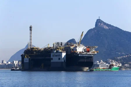 União deve leiloar 78 milhões de barris de petróleo em 2025