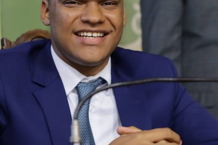 Projeto do vereador Sandro Filho prevê indenização e seguro para veículos na Zona Azul de Salvador