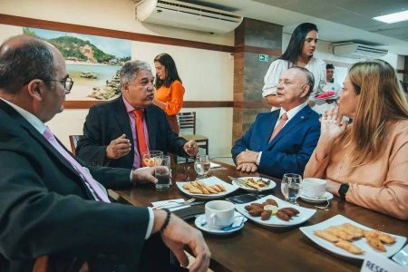 Alba gasta mais de R$ 80 mil com máquinas de café para deputados