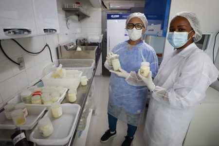 Banco de Leite do Hospital Roberto Santos está com estoque crítico
